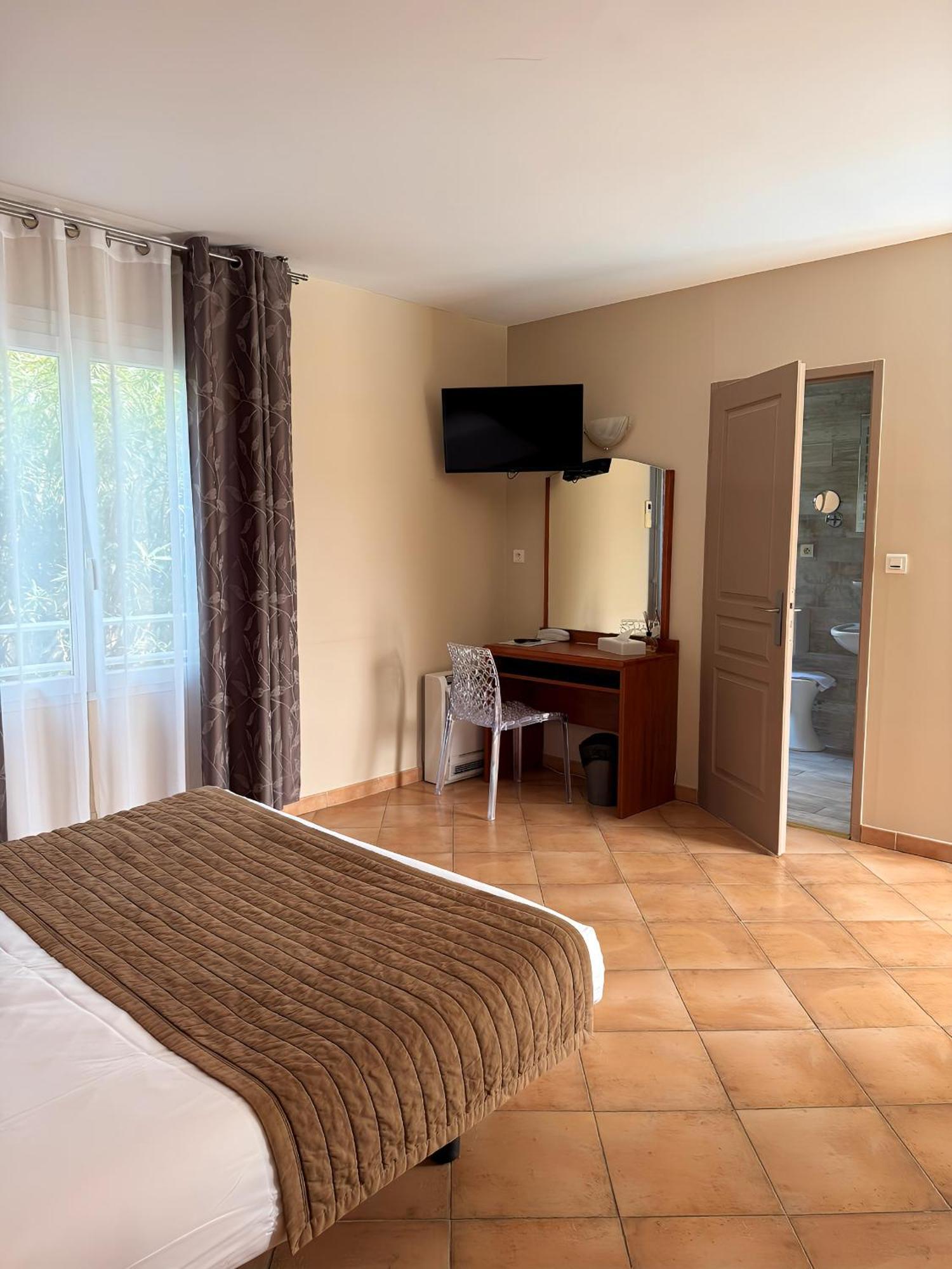 Hotel Thalassa Сен-Флоран Екстериор снимка