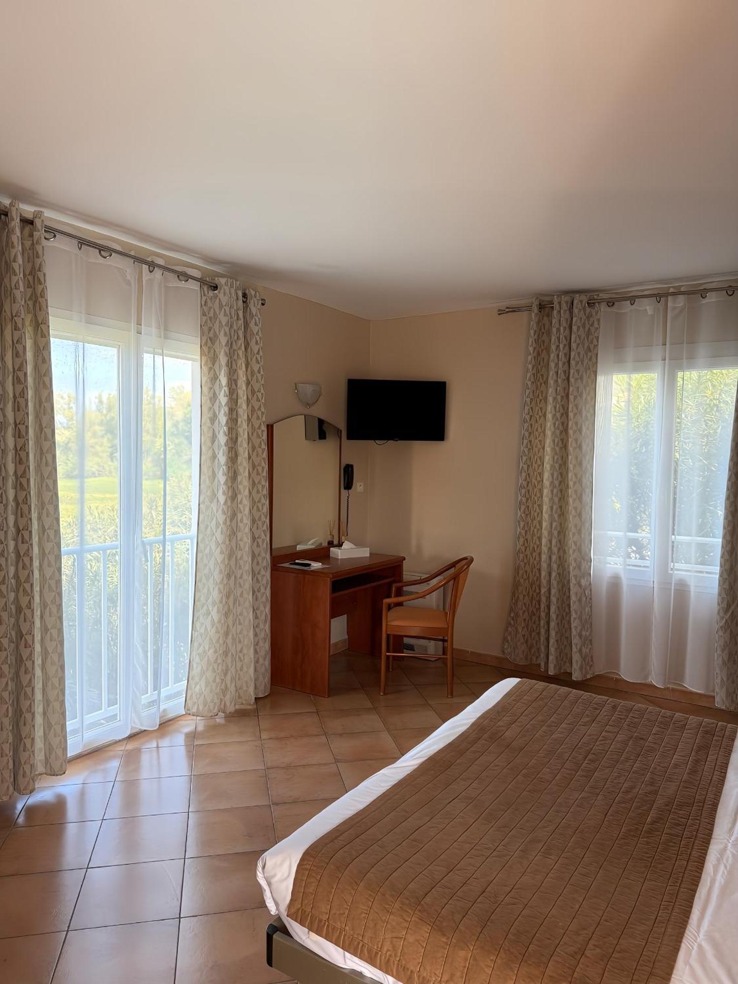 Hotel Thalassa Сен-Флоран Екстериор снимка